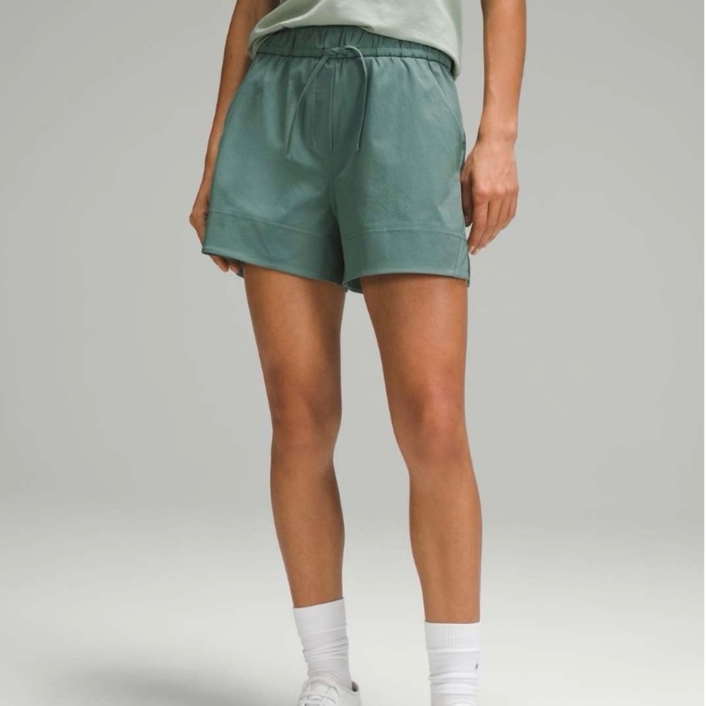 LULULEMON Medium Forest Cinchable Waist High-Rise Woven Short 3.5" Size XXS